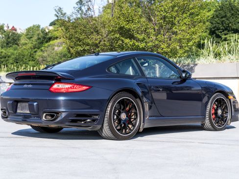 Used 2011 Porsche 911 4 Coupe image 8