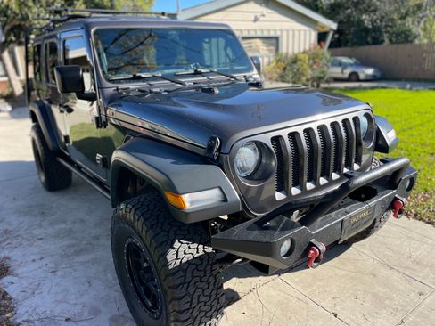 Used 2018 Jeep Wrangler Unlimited Sport S image 5
