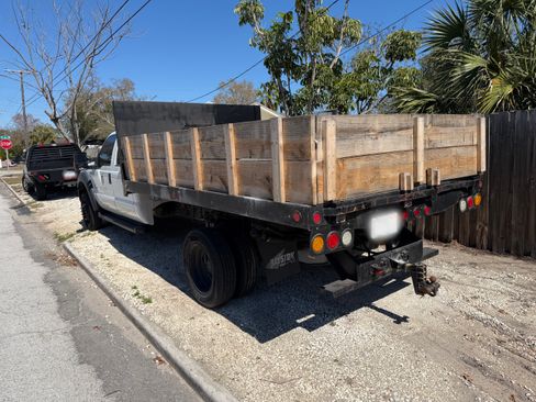 Used 2013 Ford F550 2WD Crew Cab Super Duty w/ Payload Upgrade Pkg image 4