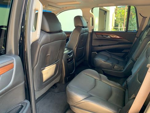 Used 2015 Cadillac Escalade Premium image 9