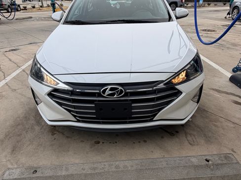 Used 2019 Hyundai Elantra SE w/ Cargo Package image 4
