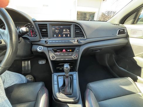 Used 2018 Hyundai Elantra Sport image 11