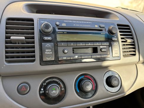 Used 2002 Toyota Camry LE image 15