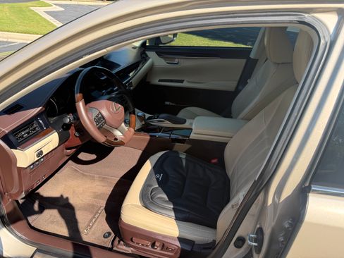Used 2017 Lexus ES 350 w/ Luxury Package FWD image 9