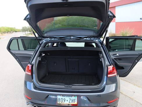 Used 2018 Volkswagen Golf 4-Door FWD image 11