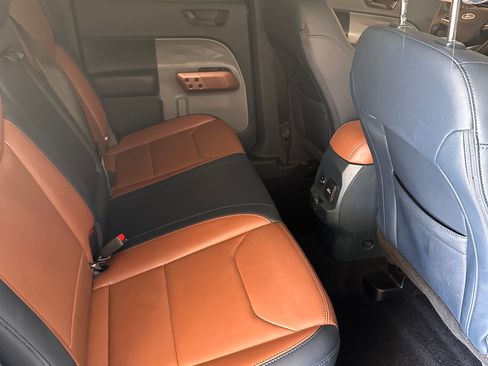 Used 2022 Ford Maverick Lariat w/ Lariat Luxury Package image 18