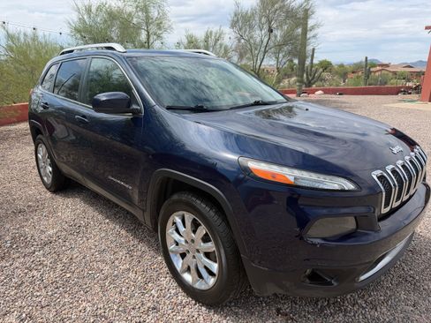 Used 2015 Jeep Cherokee Limited AWD/4WD image 4