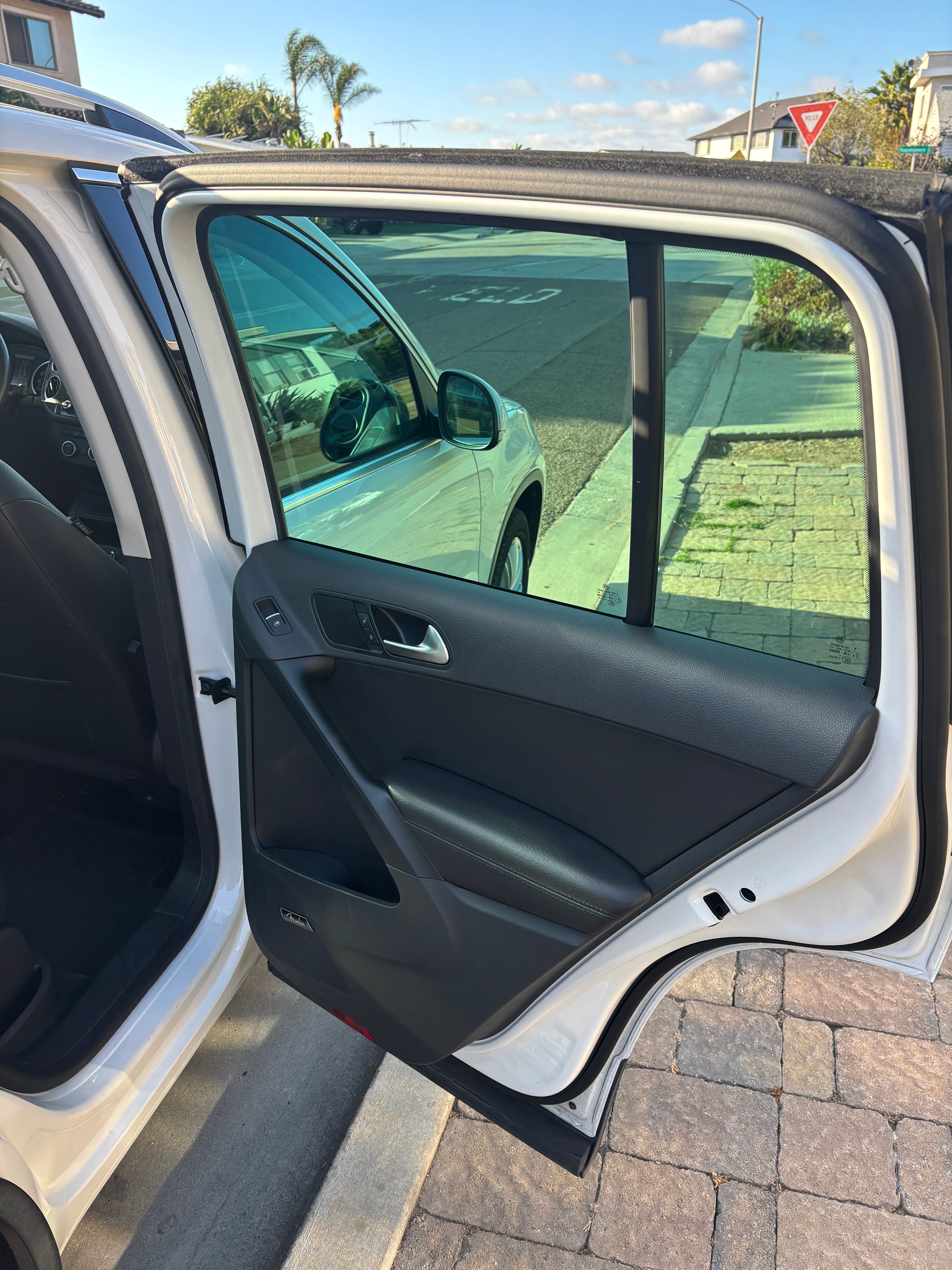 Used 2015 Volkswagen Tiguan SEL FWD image 11