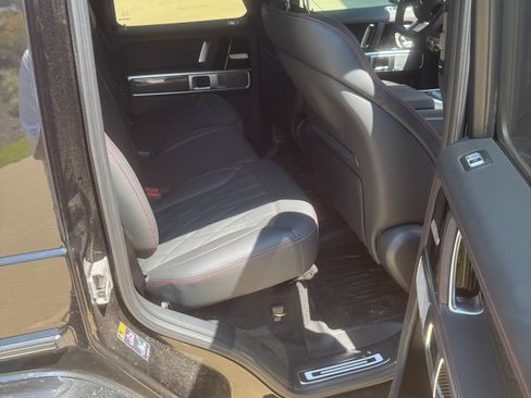 Used 2025 Mercedes-Benz G 550 image 6