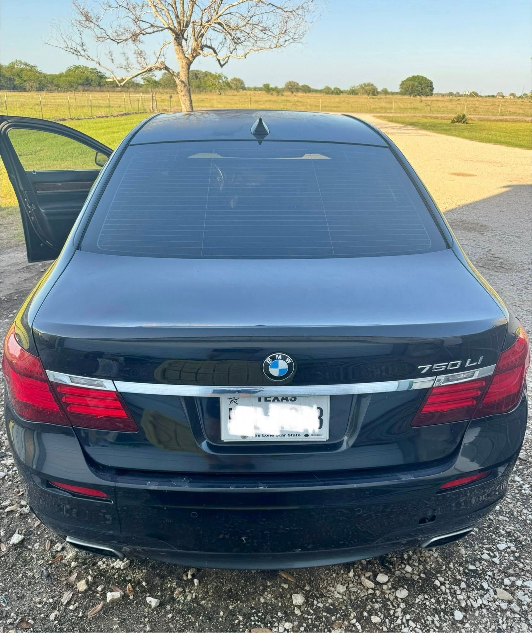 Used 2013 BMW 750Li RWD image 4