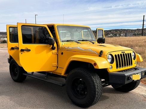 Used 2015 Jeep Wrangler Unlimited Sahara image 13