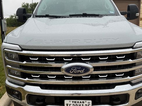 Used 2025 Ford F250 Lariat w/ FX4 Off-Road Package AWD/4WD image 12