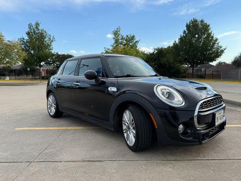 Used 2016 MINI Cooper S image 9