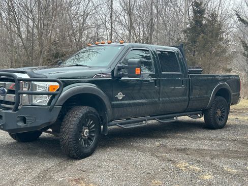 Used 2015 Ford F350 Lariat w/ Lariat Interior Package image 5