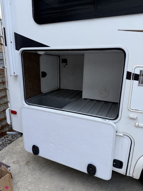 Used 2014 Mercedes-Benz Sprinter 3500 image 17