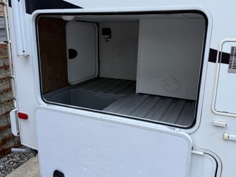 Used 2014 Mercedes-Benz Sprinter 3500 image 17
