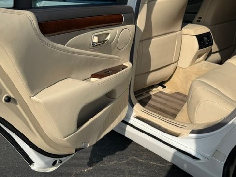 Used 2017 Lexus LS 460 w/ Comfort Package RWD image 6