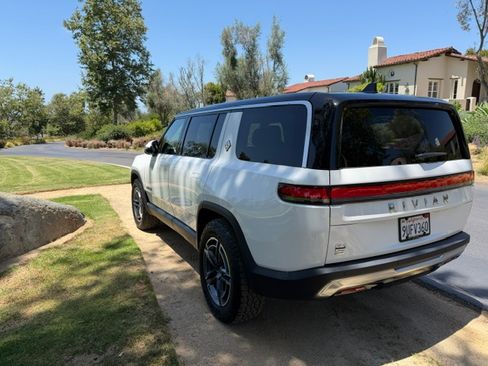Used 2025 Rivian R1S Adventure AWD/4WD image 8