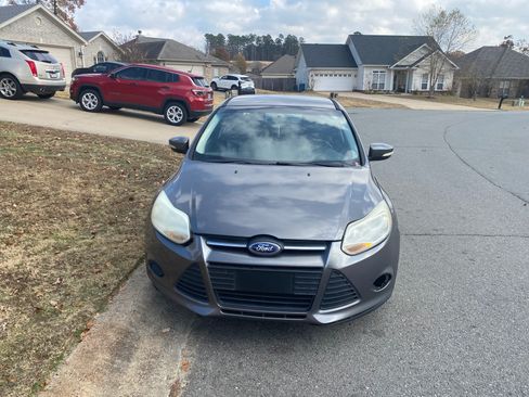 Used 2014 Ford Focus SE image 1