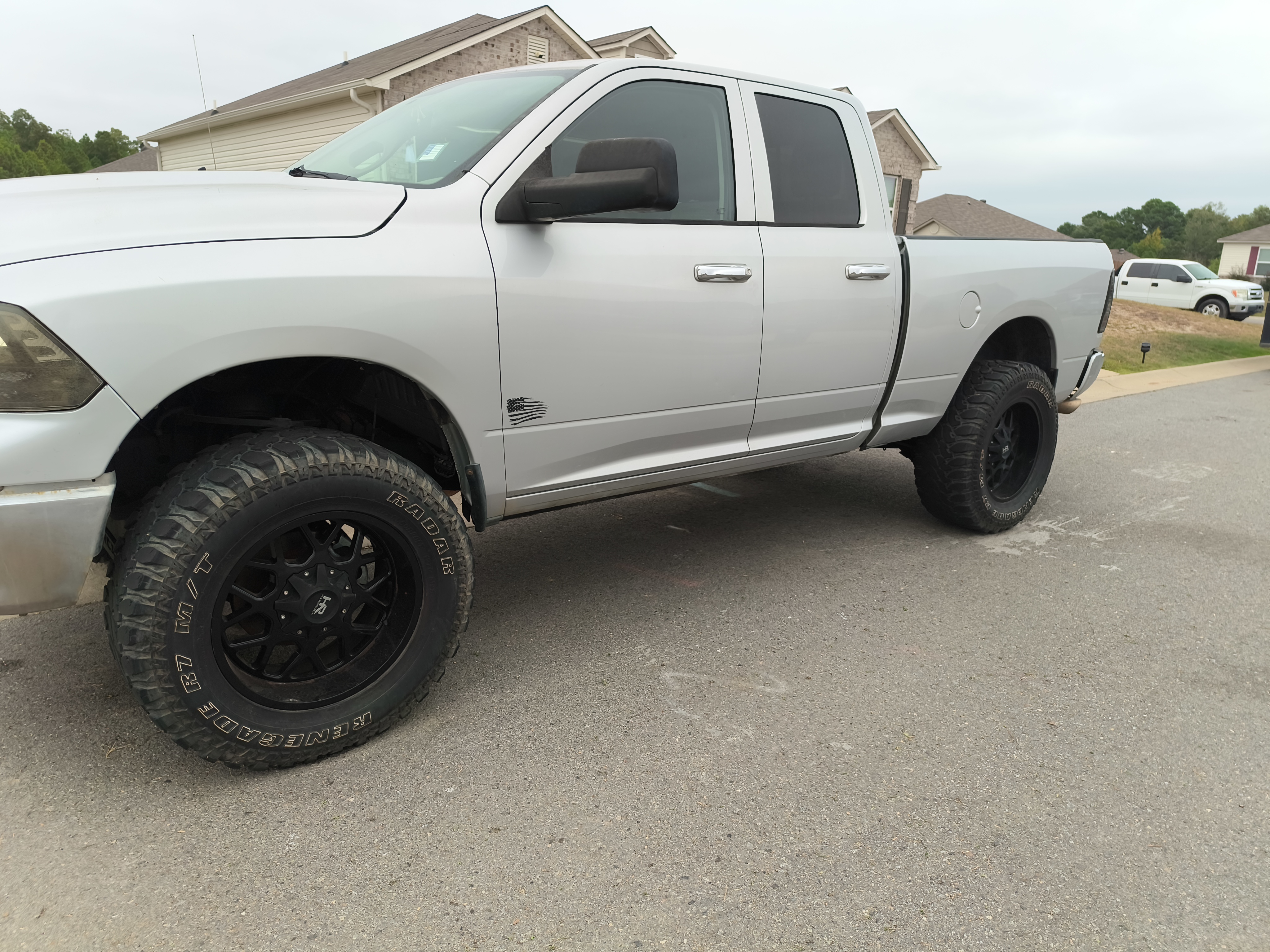 Used 2011 RAM 1500 Classic SLT AWD/4WD image 1