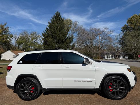 Used 2021 Jeep Grand Cherokee Trailhawk w/ Trailhawk Luxury Group image 1
