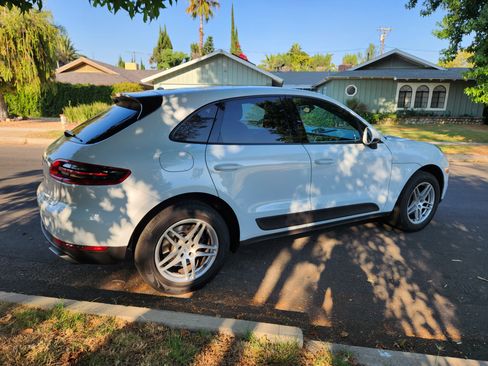 Used 2018 Porsche Macan Sport Edition image 20