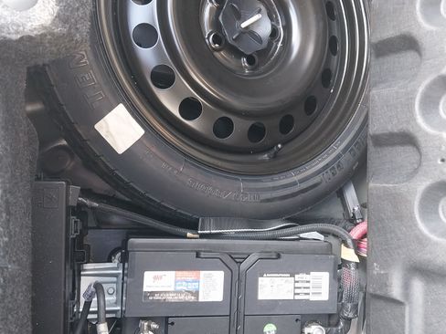 Used 2015 Dodge Challenger R/T Plus RWD image 4