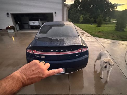 Used 2019 Lincoln MKZ Reserve FWD image 4