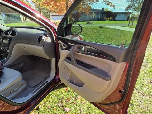 Used 2015 Buick Enclave Leather image 15