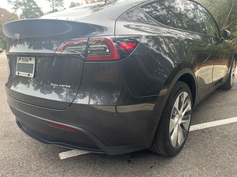 Used 2024 Tesla Model Y Long Range image 4