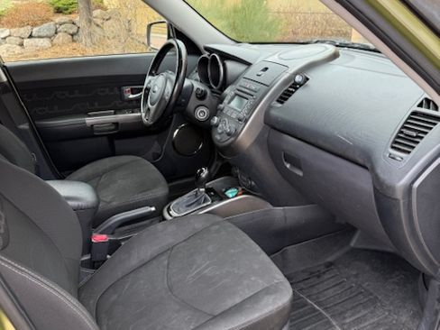 Used 2013 Kia Soul + image 11