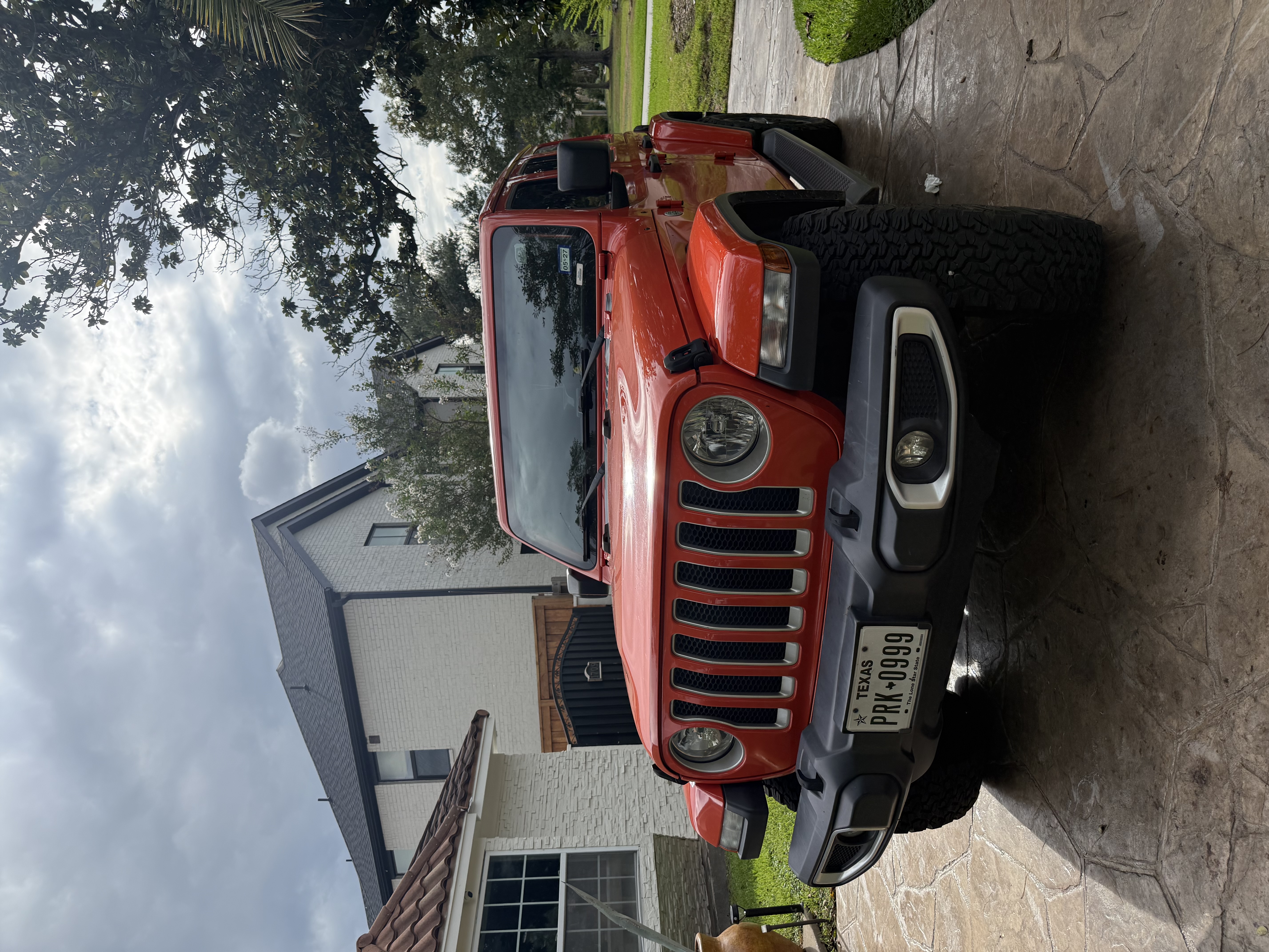 Used 2020 Jeep Wrangler Unlimited Sahara w/ Uconnect 4C Nav & Sound Group AWD/4WD image 1