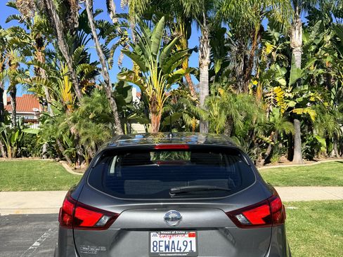 Used 2018 Nissan Rogue Sport S w/ S Appearance Package image 9