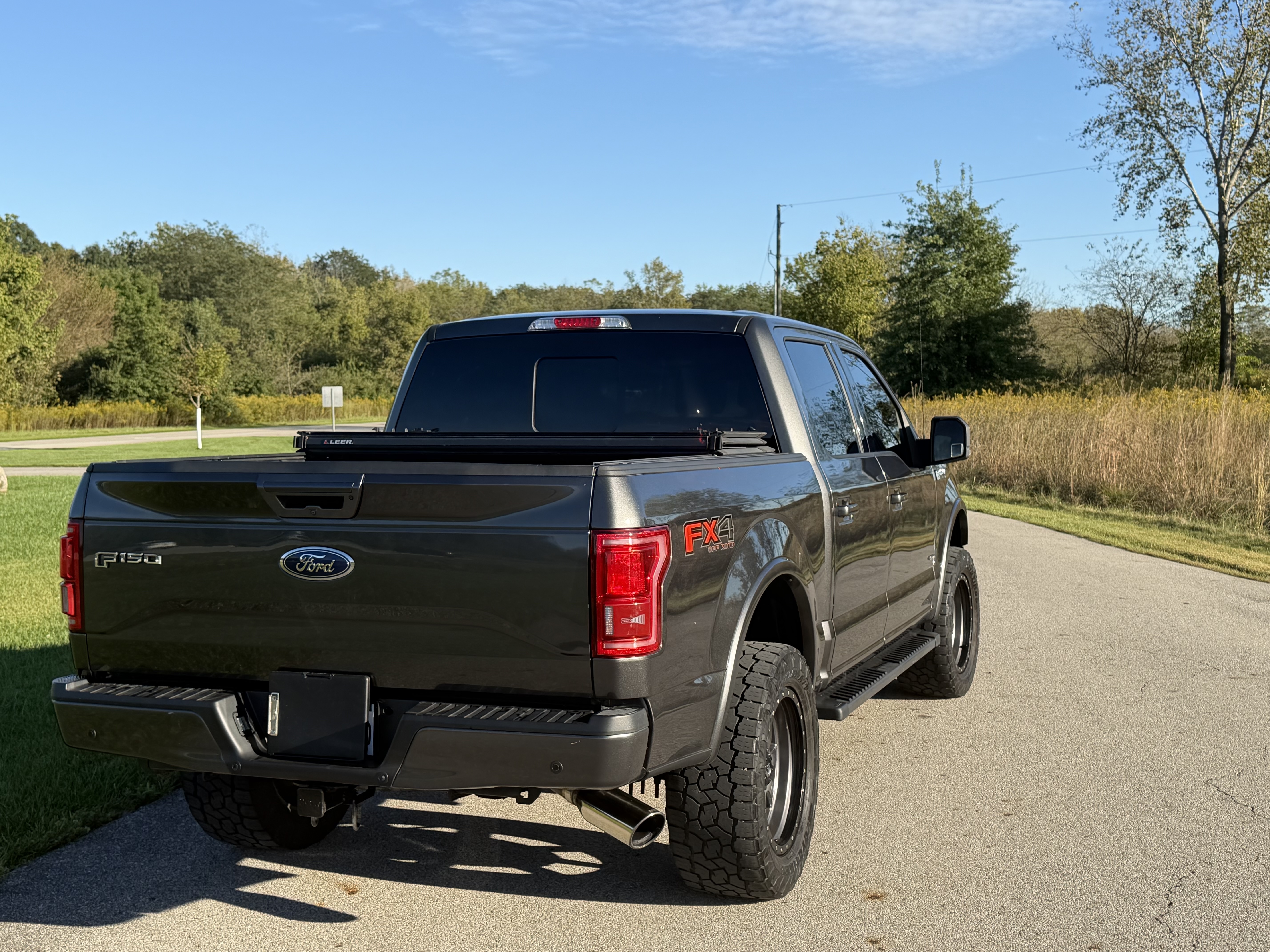 Used 2015 Ford F150 Lariat w/ Equipment Group 502A Luxury AWD/4WD image 5