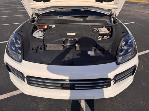 Used 2021 Porsche Cayenne image 11