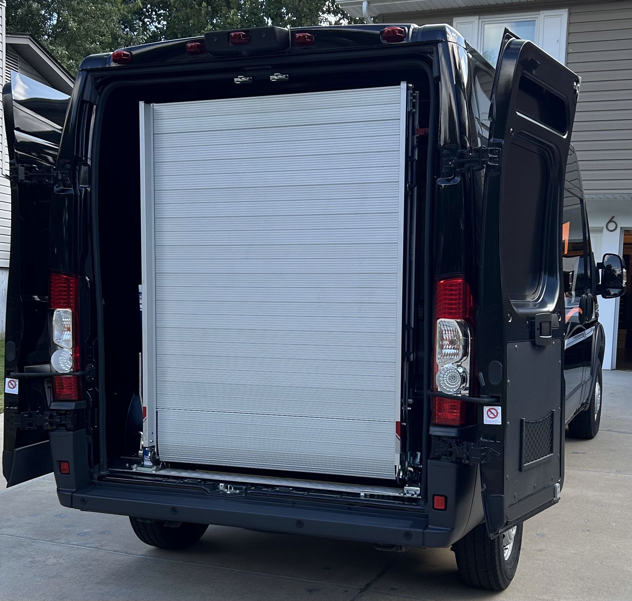 Used 2018 RAM ProMaster 2500 w/ Premium Appearance Group FWD image 12