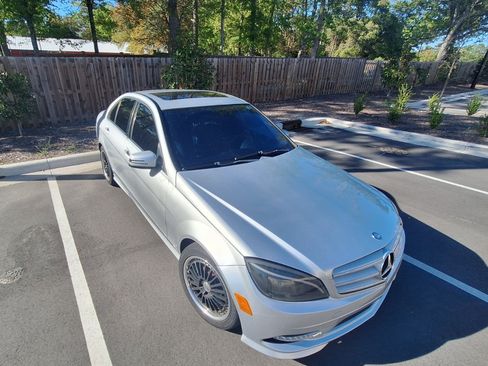 Used 2011 Mercedes-Benz C 300 Sedan image 9