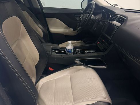 Used 2017 Jaguar F-PACE R-Sport image 8