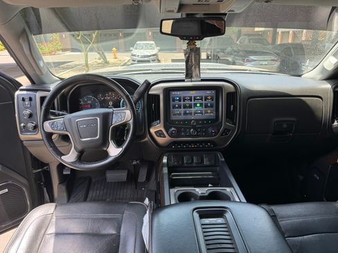 Used 2019 GMC Sierra 2500 Denali w/ Duramax Plus Package AWD/4WD image 17