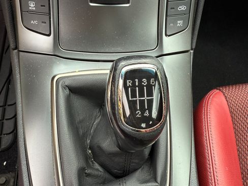 Used 2013 Hyundai Genesis 3.8 image 19