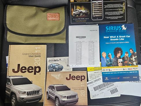 Used 2011 Jeep Grand Cherokee Overland AWD/4WD image 15