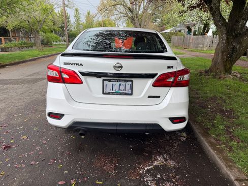 Used 2018 Nissan Sentra SR w/ SR Midnight Edition Package FWD image 5