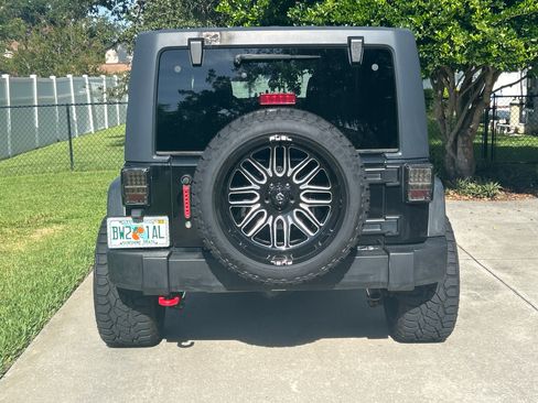 Used 2013 Jeep Wrangler Unlimited Sport image 2