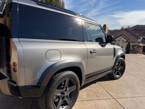 Used 2022 Land Rover Defender 90 X-Dynamic SE image 20