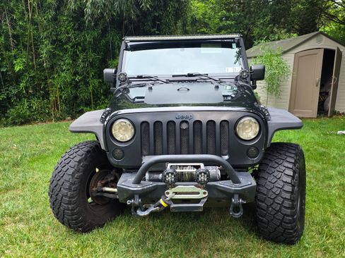 Used 2009 Jeep Wrangler Unlimited Rubicon w/ Dual Top Group AWD/4WD image 10