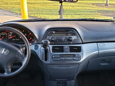 Used 2005 Honda Odyssey EX image 8