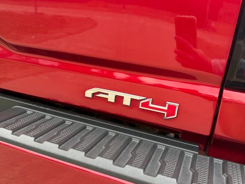 Used 2022 GMC Sierra 2500 AT4 w/ AT4 Preferred Package image 5