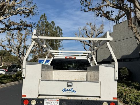 Used 2017 GMC Sierra 2500 2WD Crew Cab w/ Sierra Convenience Package image 10