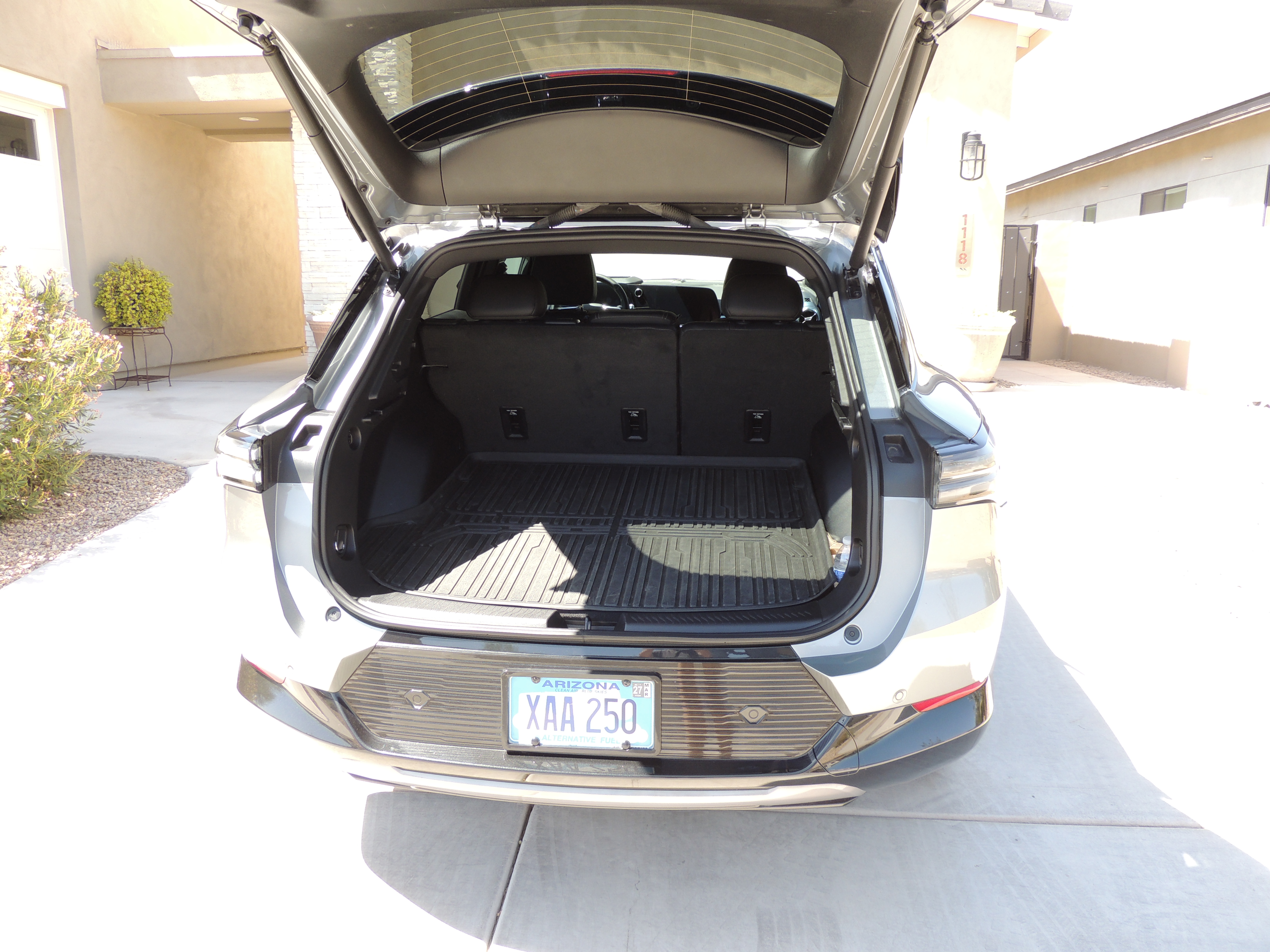 Used 2025 Chevrolet Equinox EV LT w/ Convenience Package II FWD image 10