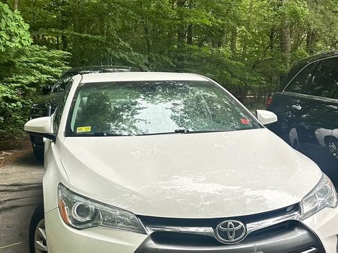 Used 2016 Toyota Camry LE FWD image 7